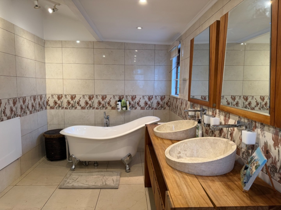 Commercial Property for Sale in Harkerville A H Western Cape